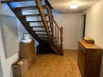 Freistehendes großes Wohnhaus mit Garage und Carport in ruhiger Wohnlage von Schwalmtal - Treppe-Flur Keller
